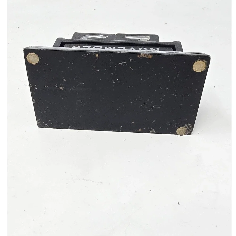 Vtg Harley Davidson perpetual desk calendar Hallmark 2003 Bar Shield Logo